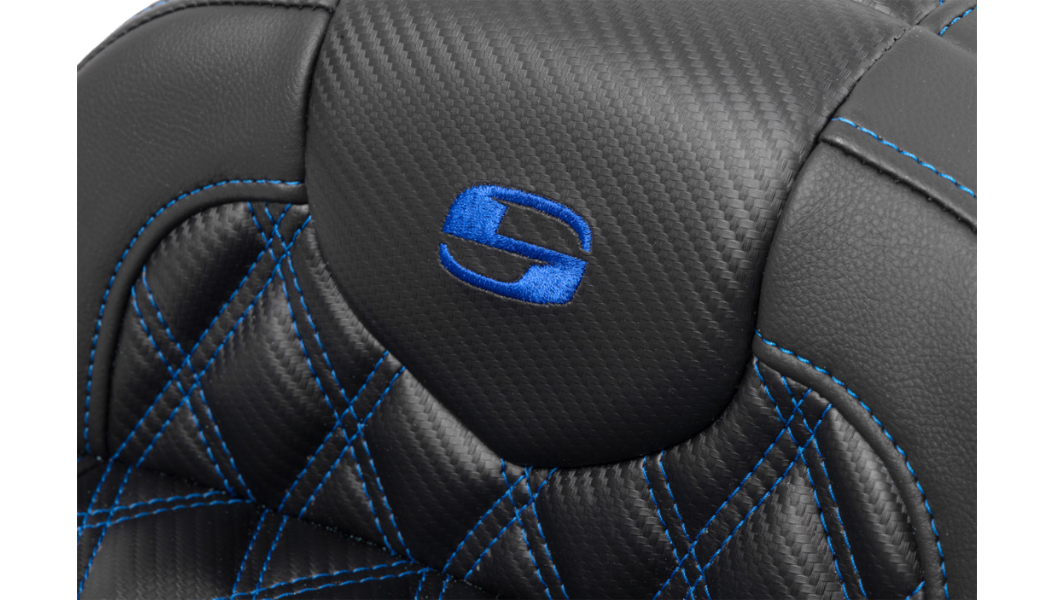 SADDLEMEN RoadSofa Seat - without Backrest - Carbon Fiber - Lattice Stitch - Blue Stitch - FLTR/FLHX '23-'24 - 823-07-20601 - PartsOutlet.com.au