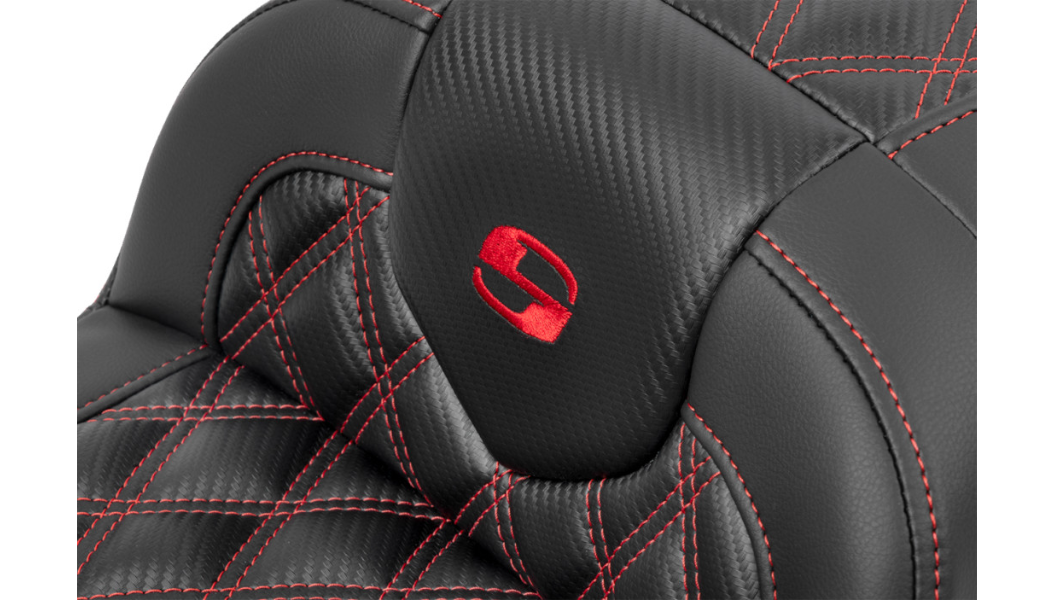 SADDLEMEN RoadSofa Seat - without Backrest - Carbon Fiber - Lattice Stitch - Red Stitch - FLTR/FLHX '23-'24 - 823-07-20604 - PartsOutlet.com.au