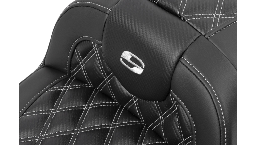 SADDLEMEN RoadSofa Seat - with Backrest - Carbon Fiber - Lattice Stitch - Silver Stitch - FLTR/FLHX '23-'24 - 823-07-206B5 - PartsOutlet.com.au