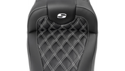 SADDLEMEN RoadSofa Seat - without Backrest - Carbon Fiber - Lattice Stitch - White Stitch - FLTR/FLHX '23-'24 - 823-07-20606 - PartsOutlet.com.au