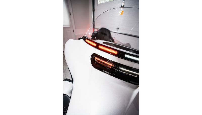 CUSTOM DYNAMICS LED Vent Insert - Amber/White - Black w/ Black Mesh - FL '14-'25 - CD-VENT-AW2-BB