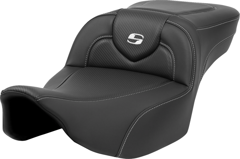 SADDLEMEN Roadsofa Extended Reach Seat - Carbon Fiber - Silver Stitch/Silver Logo - no Backrest - FL '23-'24 - 823-07-186 - PartsOutlet.com.au
