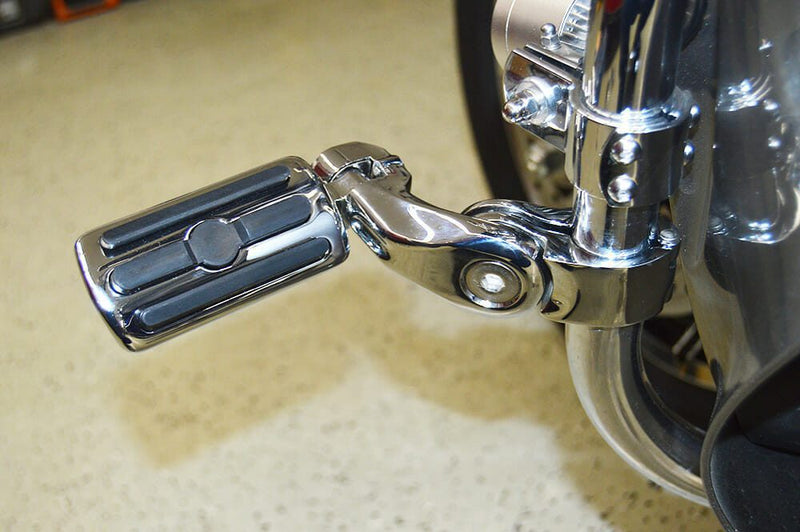 RIVCO PRODUCTS Highway Pegs with Mount - Chrome - MV120