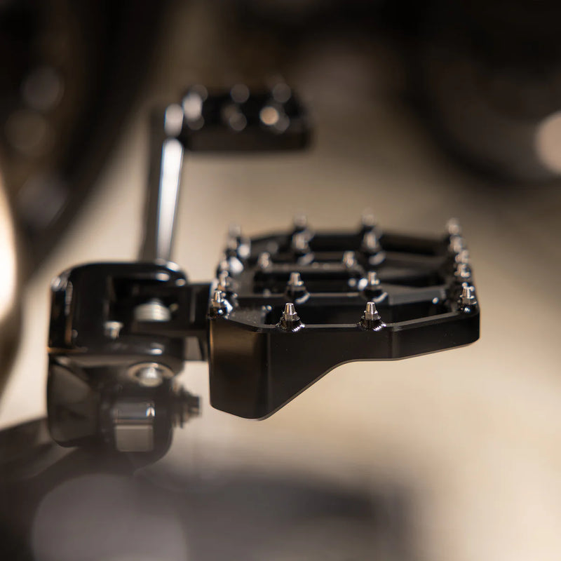 THRASHIN SUPPLY Mini Aggressor Floorboards - Black - Front - Softail '18-'25 - TSC-2031-1-SF