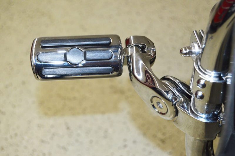 RIVCO PRODUCTS Highway Pegs with Mount - Chrome - MV120