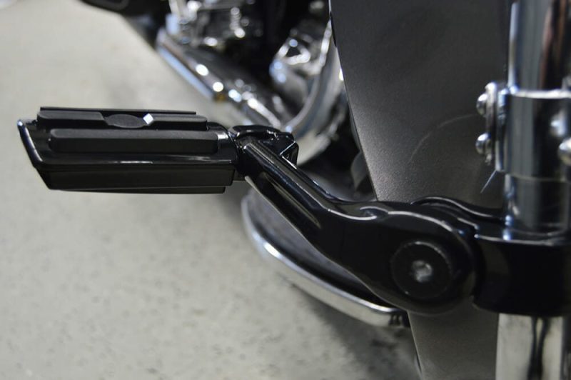 RIVCO PRODUCTS Highway Pegs With Mount - Black - MV110