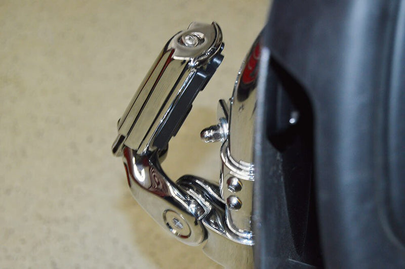 RIVCO PRODUCTS Highway Pegs with Mount - Chrome - MV120