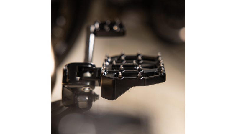 THRASHIN SUPPLY Mini Aggressor Floorboards - HD Male Mount '72-'25 - TSC-2031-1-D