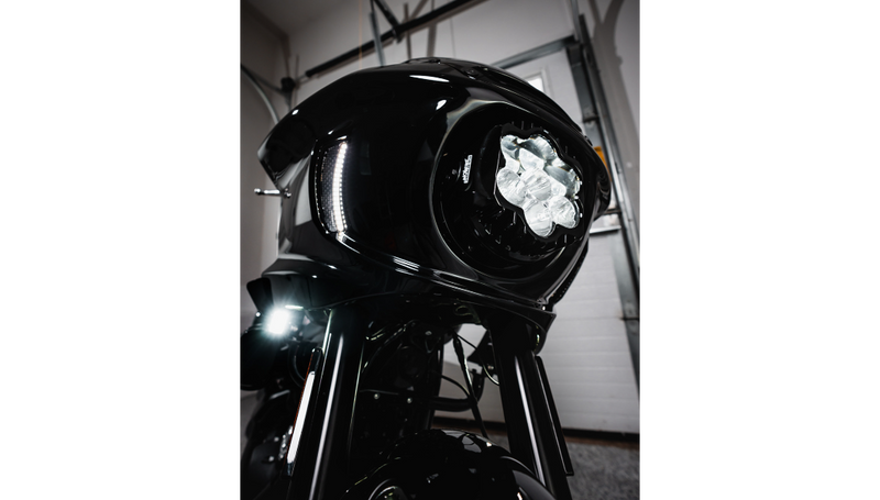 CUSTOM DYNAMICS Fairing Vent Light - Amber/White - Softail Low Rider ST '18-'25 - CD-LRST-VENT-B