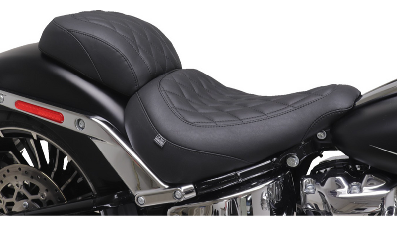 MUSTANG Wide Tripper Solo Seat - no Backrest - Diamond - Black Stitch - FXBR '23-'25 - 85033