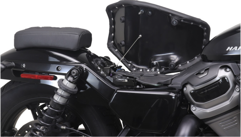 MUSTANG Tripper Solo Seat - Double Diamond - Nightster '22-'25 - 83100