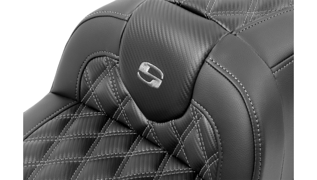 SADDLEMEN RoadSofa Seat - with Backrest - Carbon Fiber - Lattice Stitch - Gray Stitch - FLTR/FLHX '23-'24 - 823-07-206B2