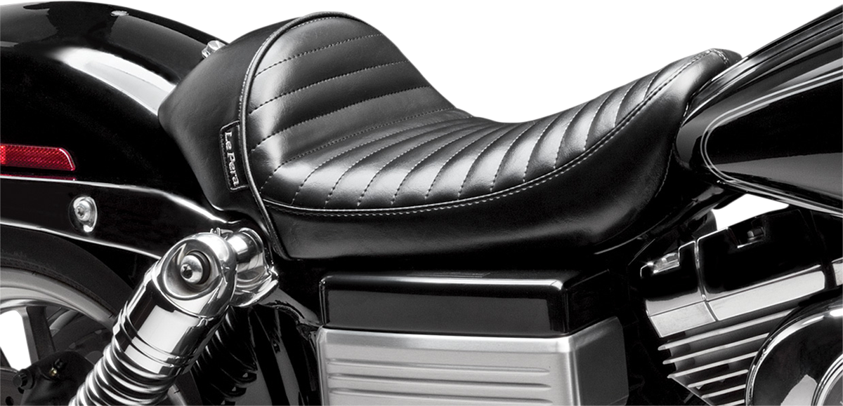 LE PERA Stubs Cafe Pleated Seat - FXD '06-'17 LK-421PT - PartsOutlet.com.au